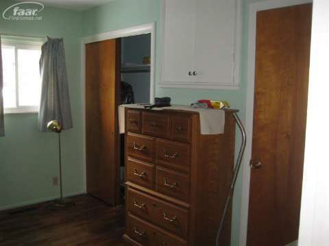 3431 Hammerberg Road Flint, MI 48507 - Photo 7 of 10 20397119-6.JPG