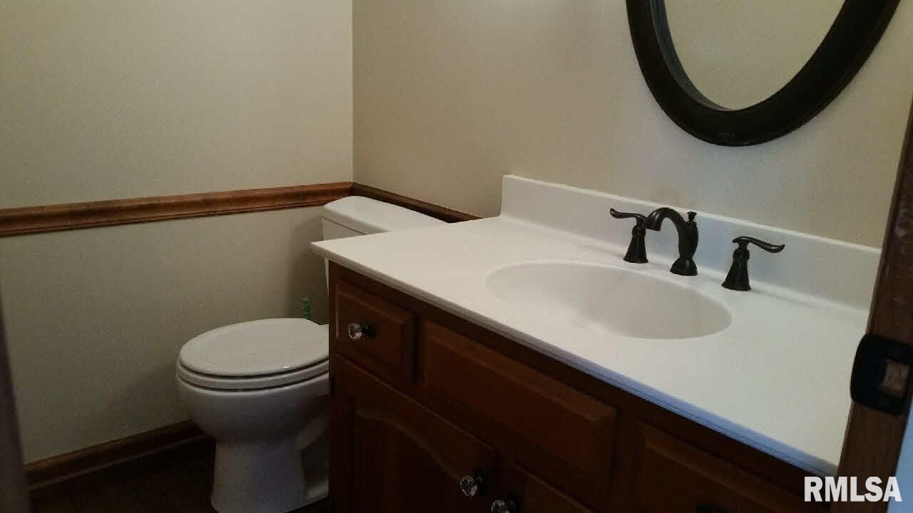 6415 James Road Bettendorf, IA 52722 - Photo 13 of 24 Gallery Image 13