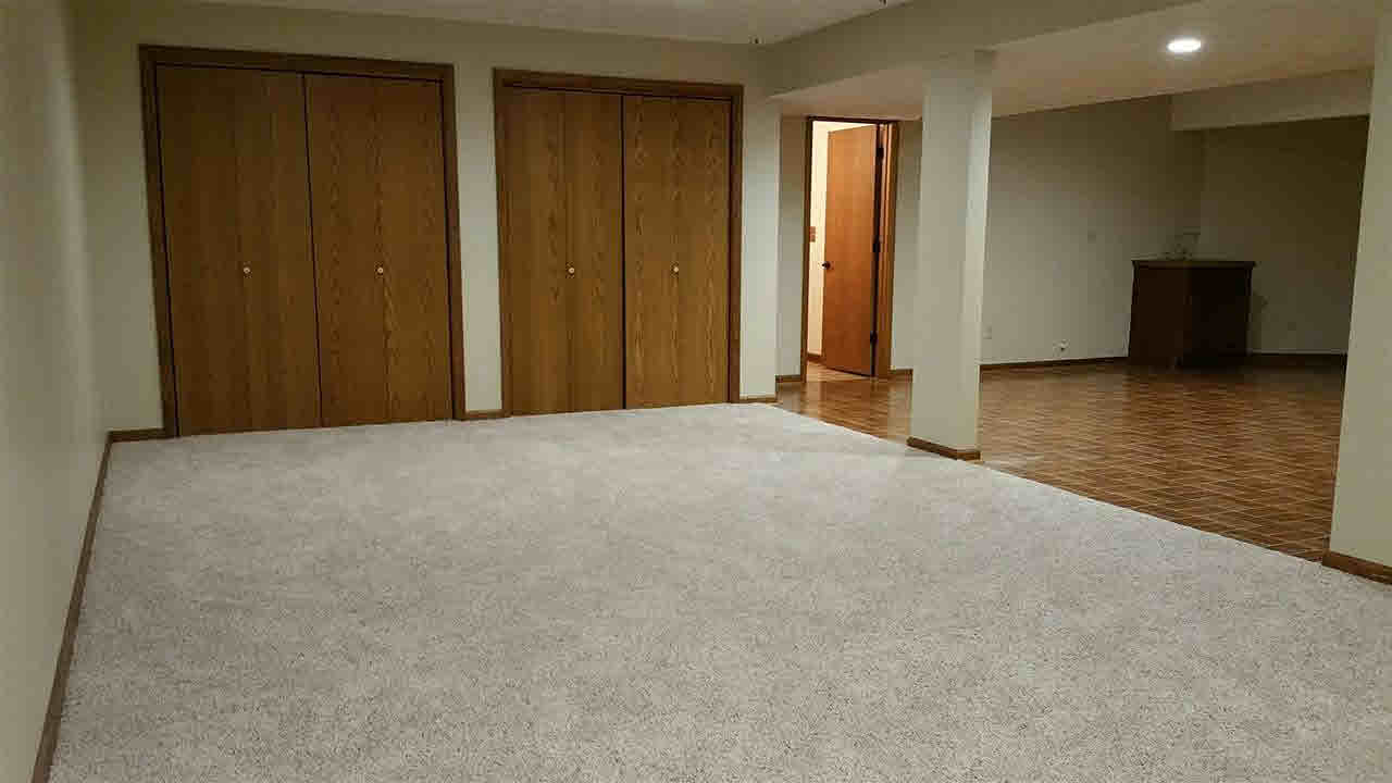 6415 James Road Bettendorf, IA 52722 - Photo 16 of 24 Gallery Image 16