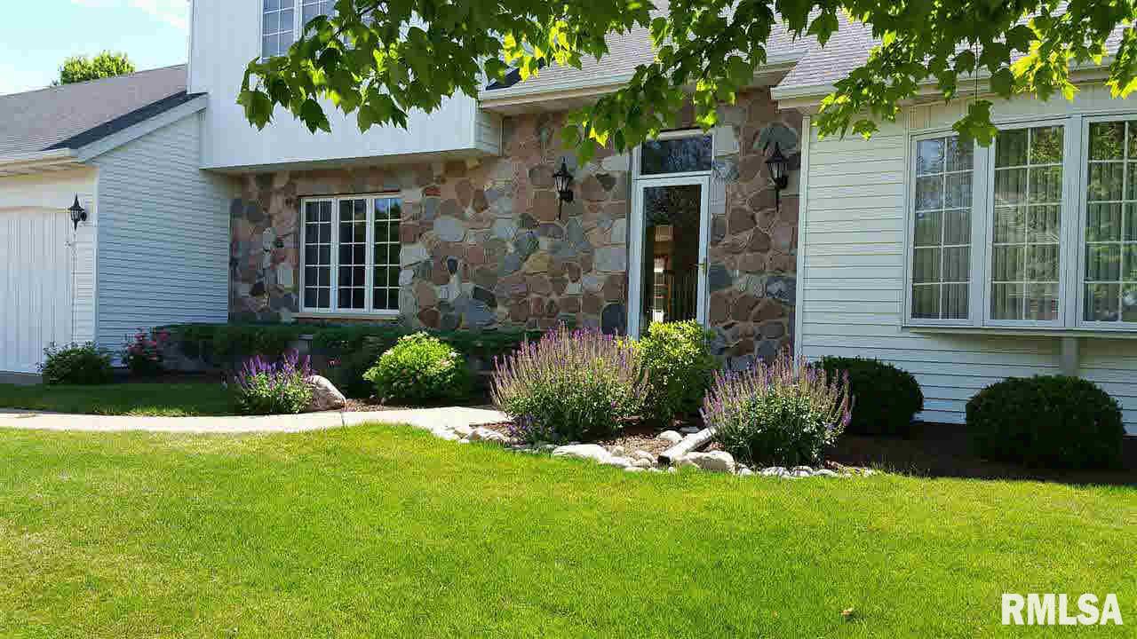 6415 James Road Bettendorf, IA 52722 - Photo 2 of 24 Gallery Image 2