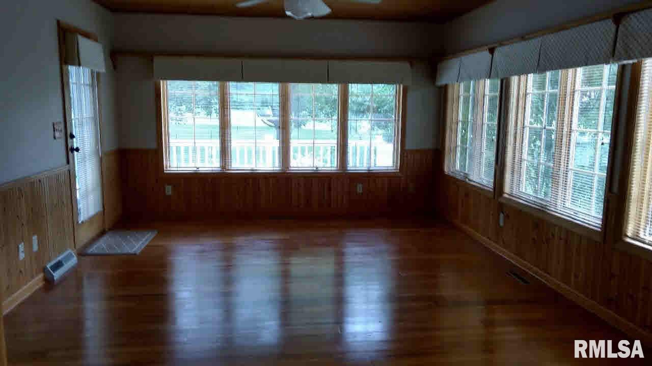 6415 James Road Bettendorf, IA 52722 - Photo 9 of 24 Gallery Image 9