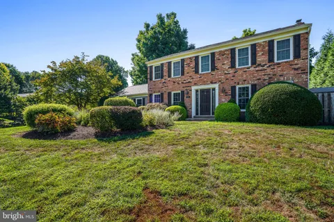 $880,000 | 6110 Green Cap Place, Fairfax, VA 22030