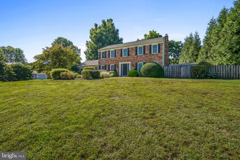 $880,000 | 6110 Green Cap Place, Fairfax, VA 22030