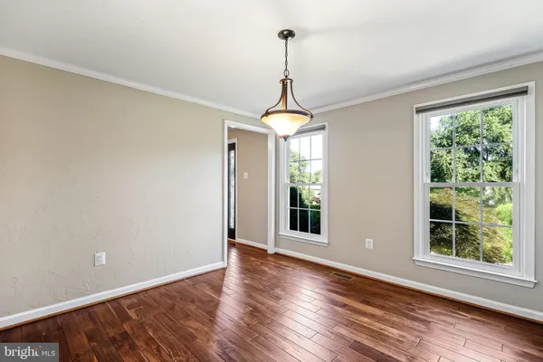 $880,000 | 6110 Green Cap Place, Fairfax, VA 22030
