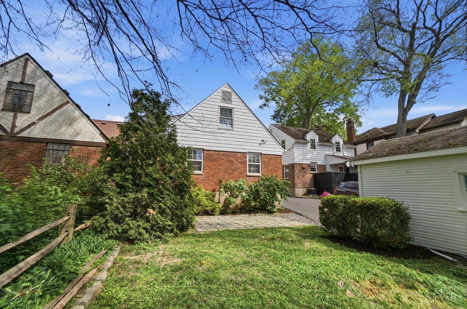 3863 Homewood Road Cincinnati, OH 45227 - Photo 39 of 44