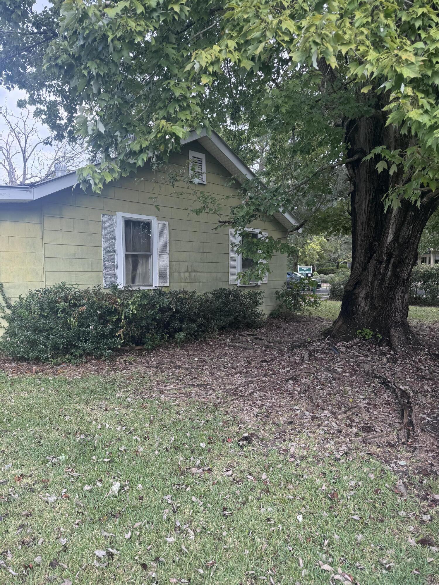 808 1st Street West Hampton, SC 29924 - Photo 2 of 21 IMG_1526