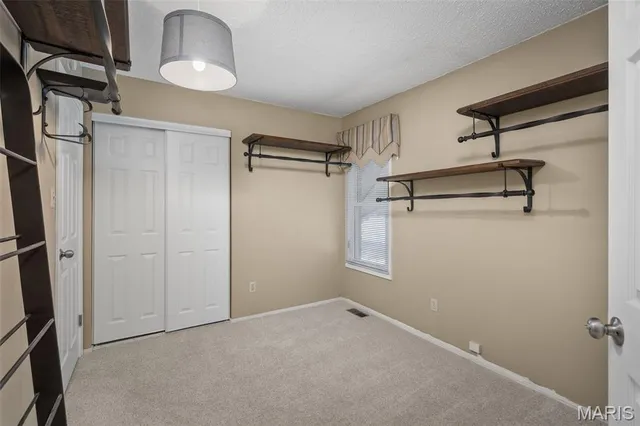 $299,900 | 4325 Tanglebrook Drive, Florissant, MO 63033