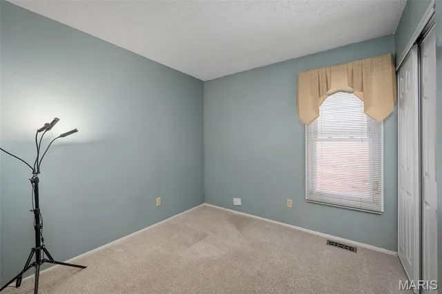 $299,900 | 4325 Tanglebrook Drive, Florissant, MO 63033