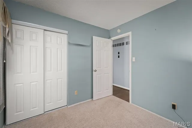 $299,900 | 4325 Tanglebrook Drive, Florissant, MO 63033