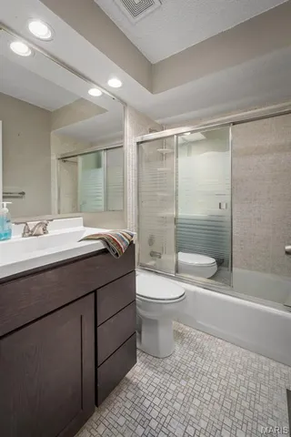 $299,900 | 4325 Tanglebrook Drive, Florissant, MO 63033