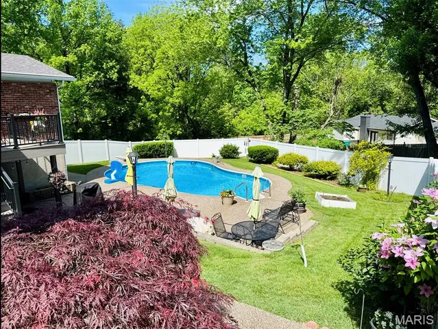 $299,900 | 4325 Tanglebrook Drive, Florissant, MO 63033