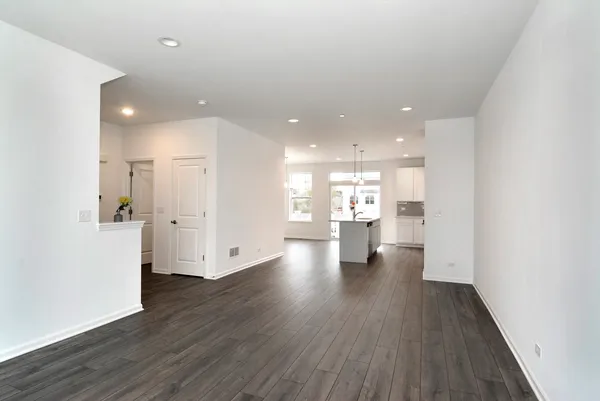 $3,500 | 309 Timberleaf Circle, Roselle, IL 60172