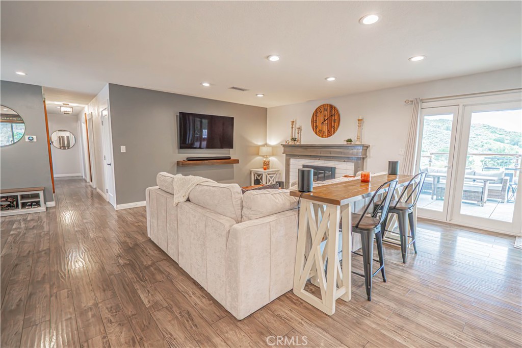 604 North Hudspeth Avenue Simi Valley, CA 93065 - Photo 16 of 60