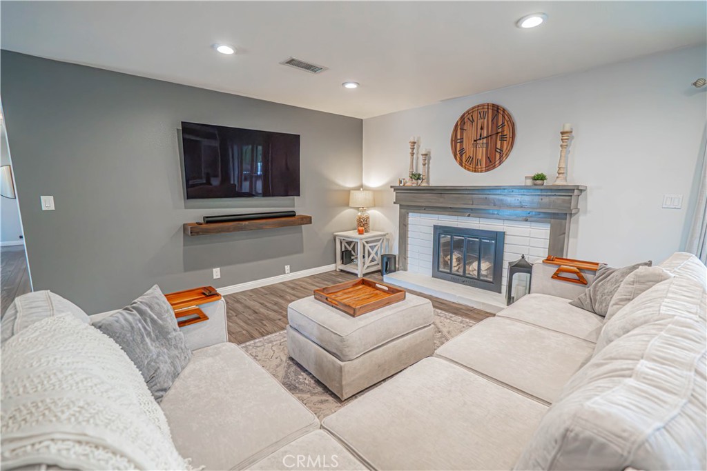 604 North Hudspeth Avenue Simi Valley, CA 93065 - Photo 17 of 60