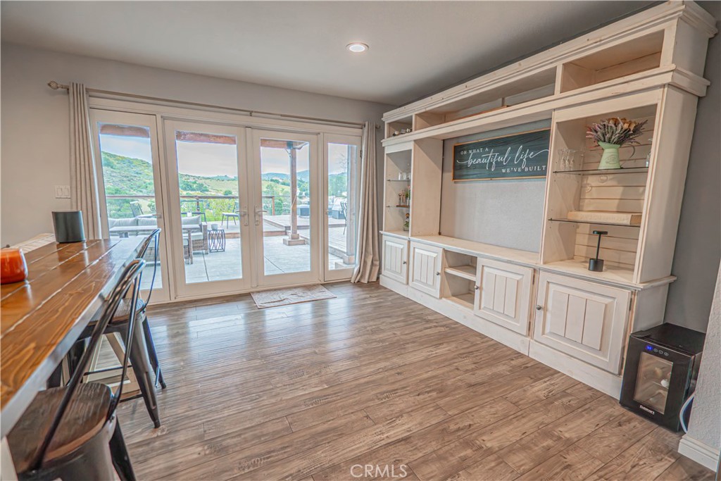 604 North Hudspeth Avenue Simi Valley, CA 93065 - Photo 6 of 60