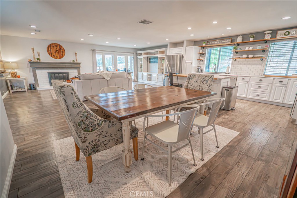 604 North Hudspeth Avenue Simi Valley, CA 93065 - Photo 7 of 60