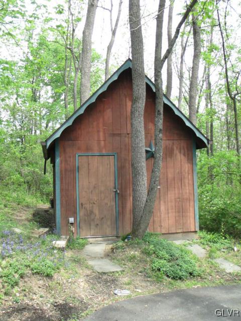 317 Filetown Road Nazareth, PA 18064 - Photo 32 of 37 a backyard of the house