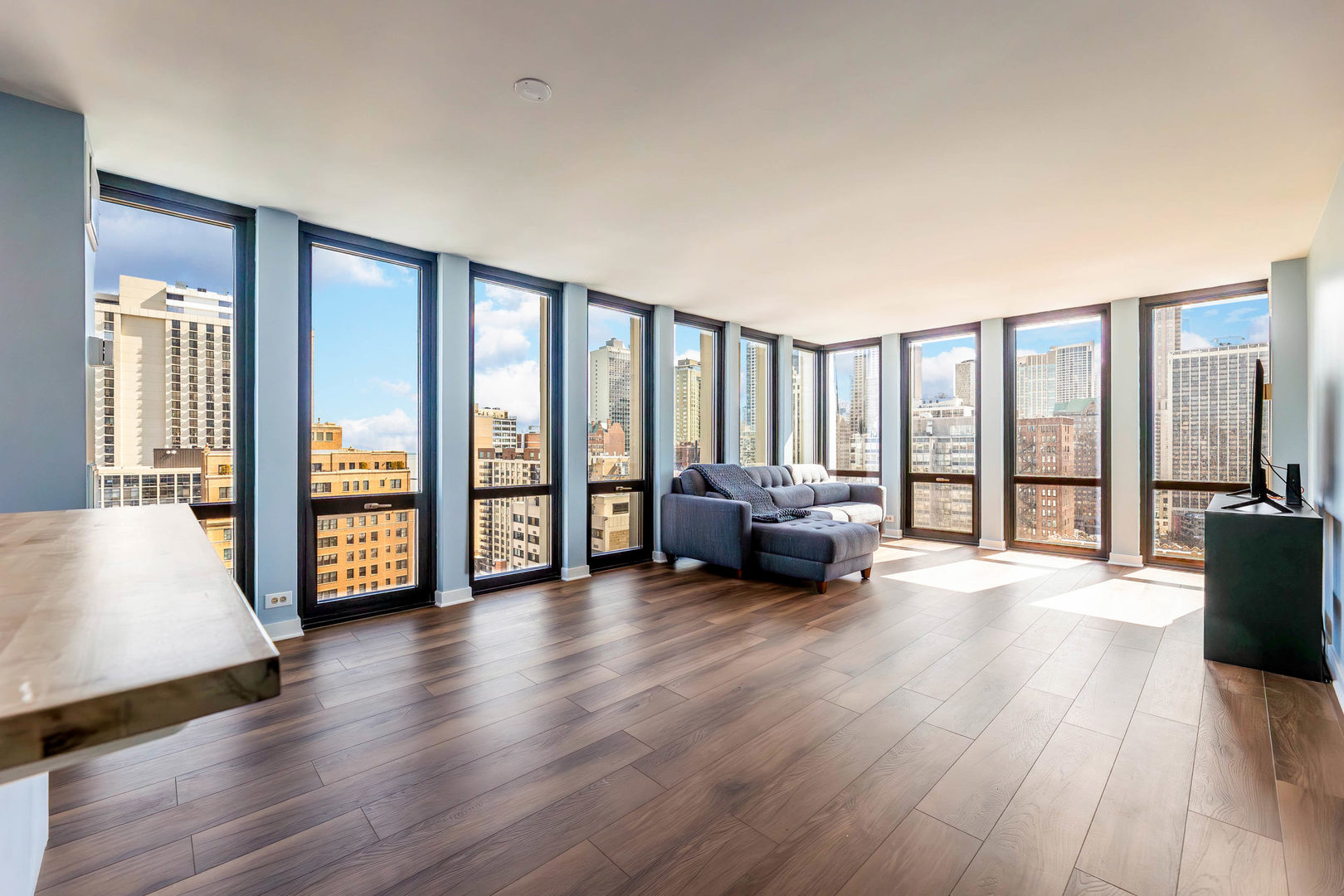 1 East Scott Street, Unit 2004 Chicago, IL 60610 - Photo 3 of 21