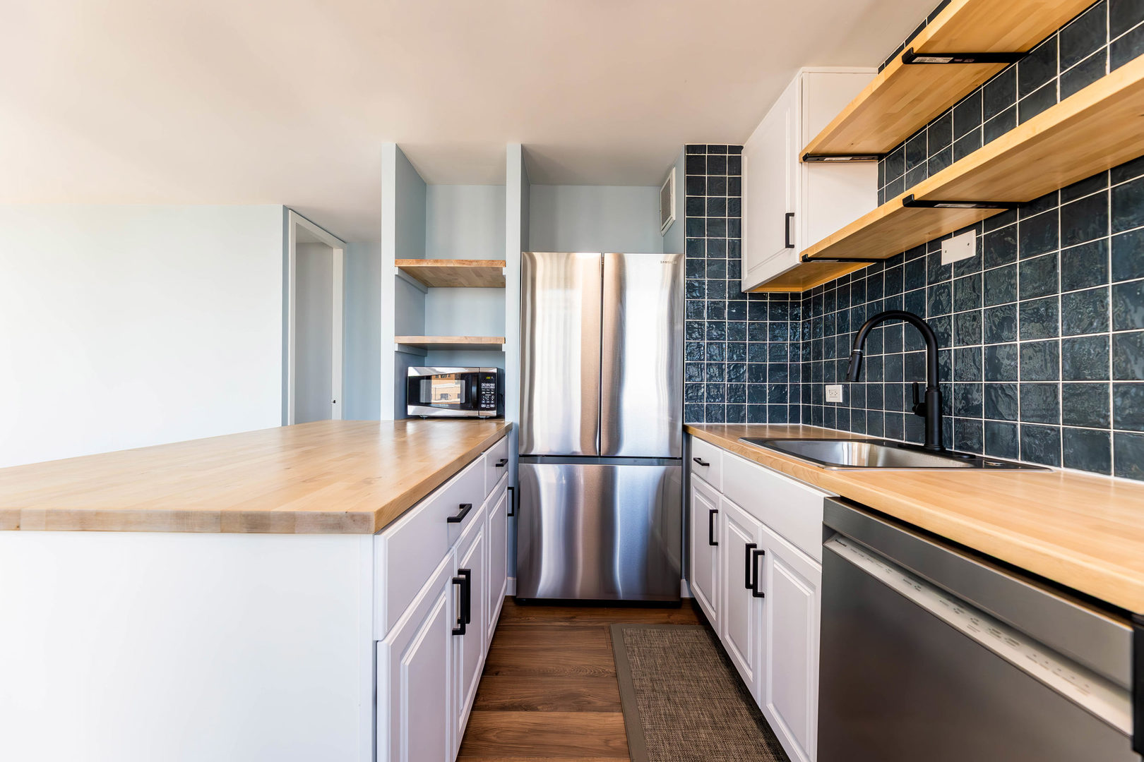 1 East Scott Street, Unit 2004 Chicago, IL 60610 - Photo 8 of 21