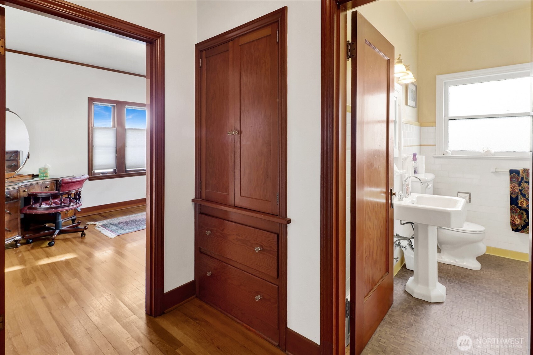 1211 14th Street Bellingham, WA 98225 - Photo 16 of 38 a view of a bathroom from the hallway