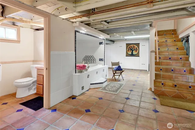 a view of utility room