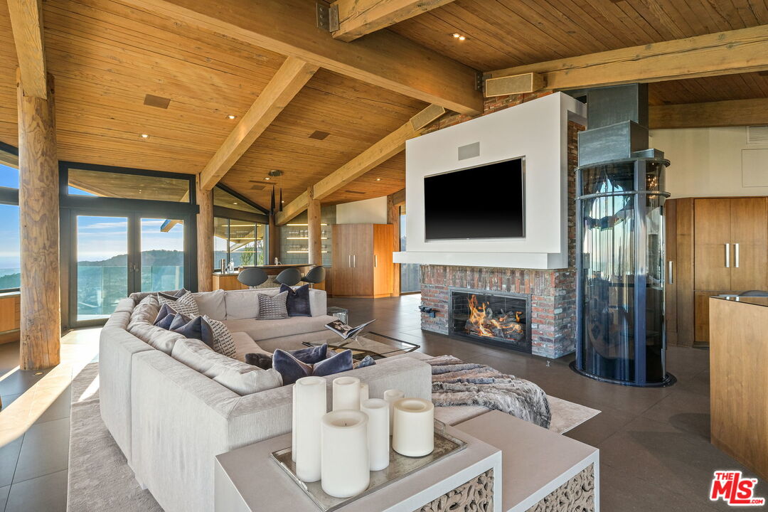 7000 Macapa Drive Los Angeles, CA 90068 - Photo 19 of 54