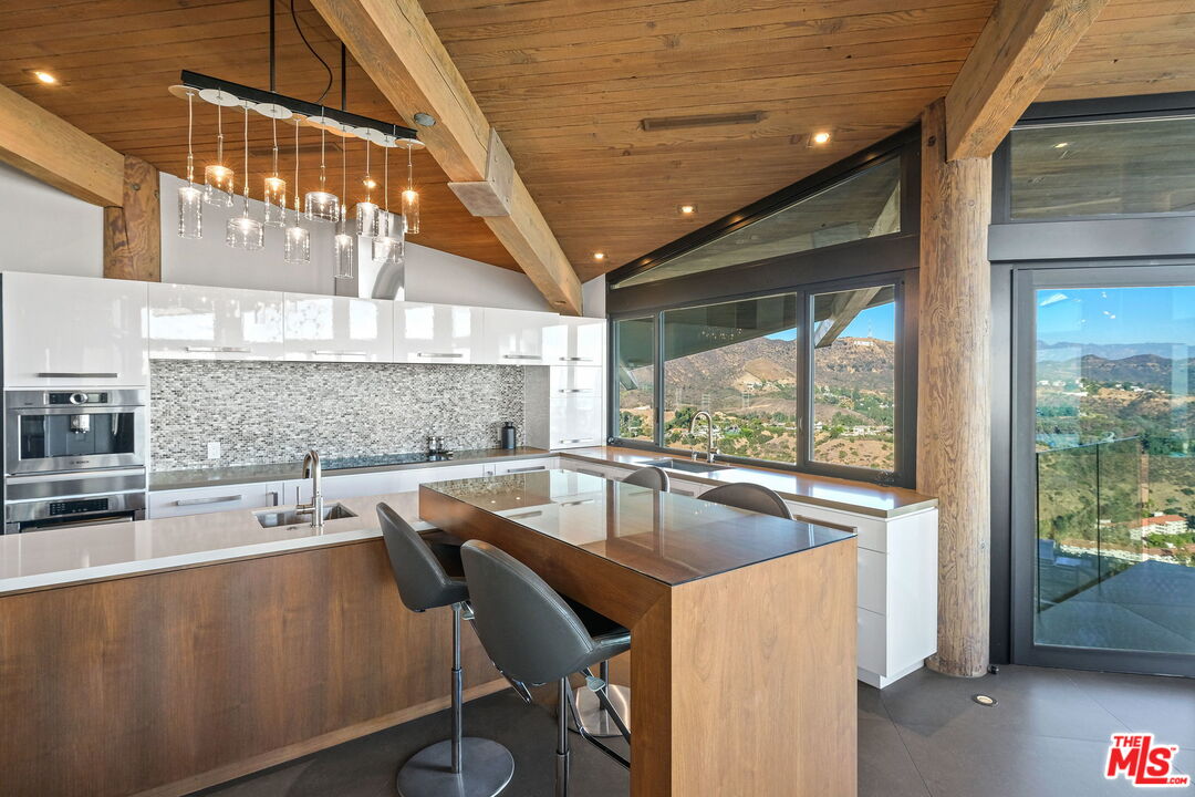 7000 Macapa Drive Los Angeles, CA 90068 - Photo 20 of 54