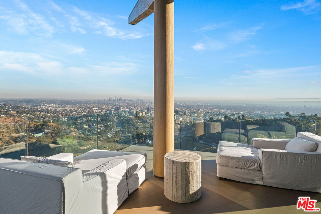 7000 Macapa Drive Los Angeles, CA 90068 - Photo 24 of 54