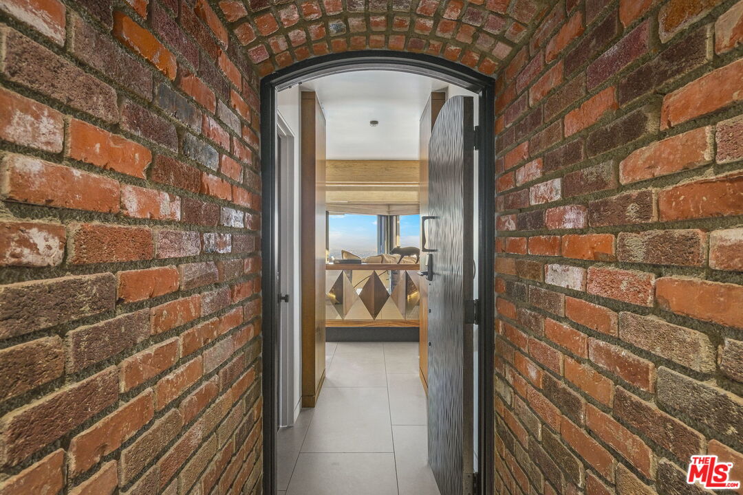 7000 Macapa Drive Los Angeles, CA 90068 - Photo 28 of 54