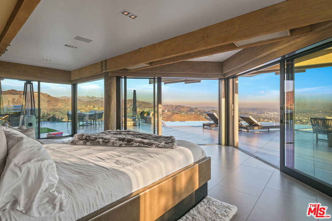 7000 Macapa Drive Los Angeles, CA 90068 - Photo 29 of 54