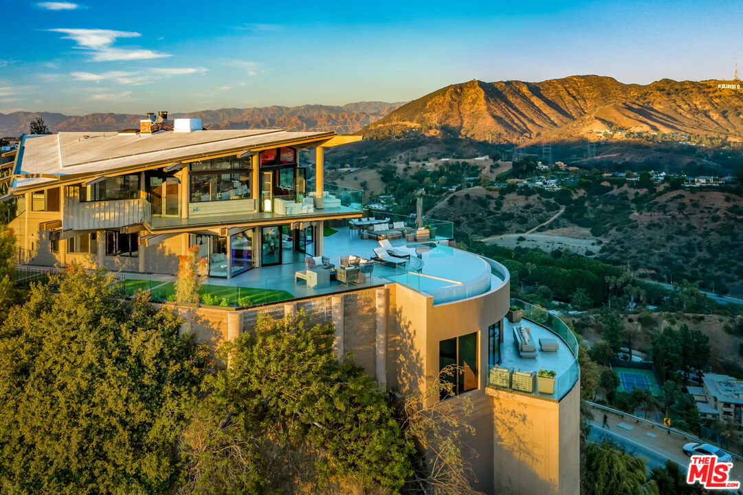 7000 Macapa Drive Los Angeles, CA 90068 - Photo 4 of 54