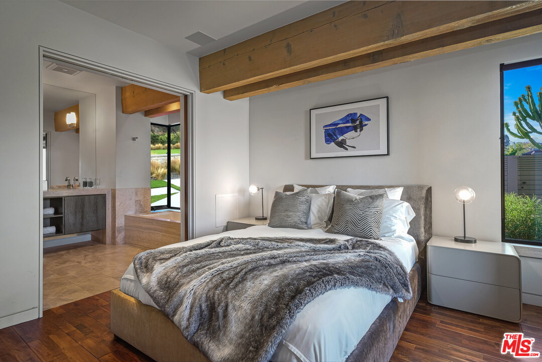 7000 Macapa Drive Los Angeles, CA 90068 - Photo 35 of 54