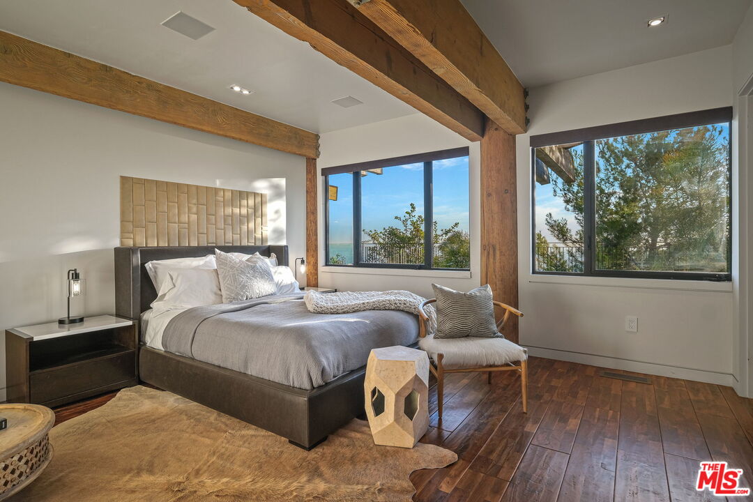 7000 Macapa Drive Los Angeles, CA 90068 - Photo 37 of 54