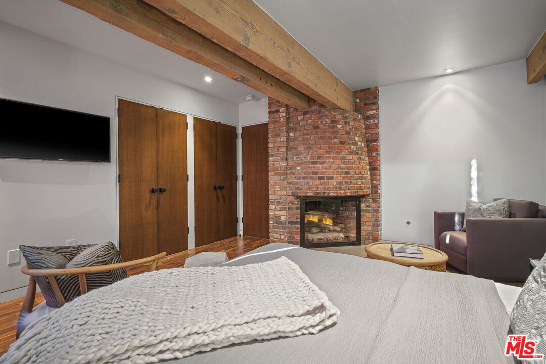 7000 Macapa Drive Los Angeles, CA 90068 - Photo 38 of 54