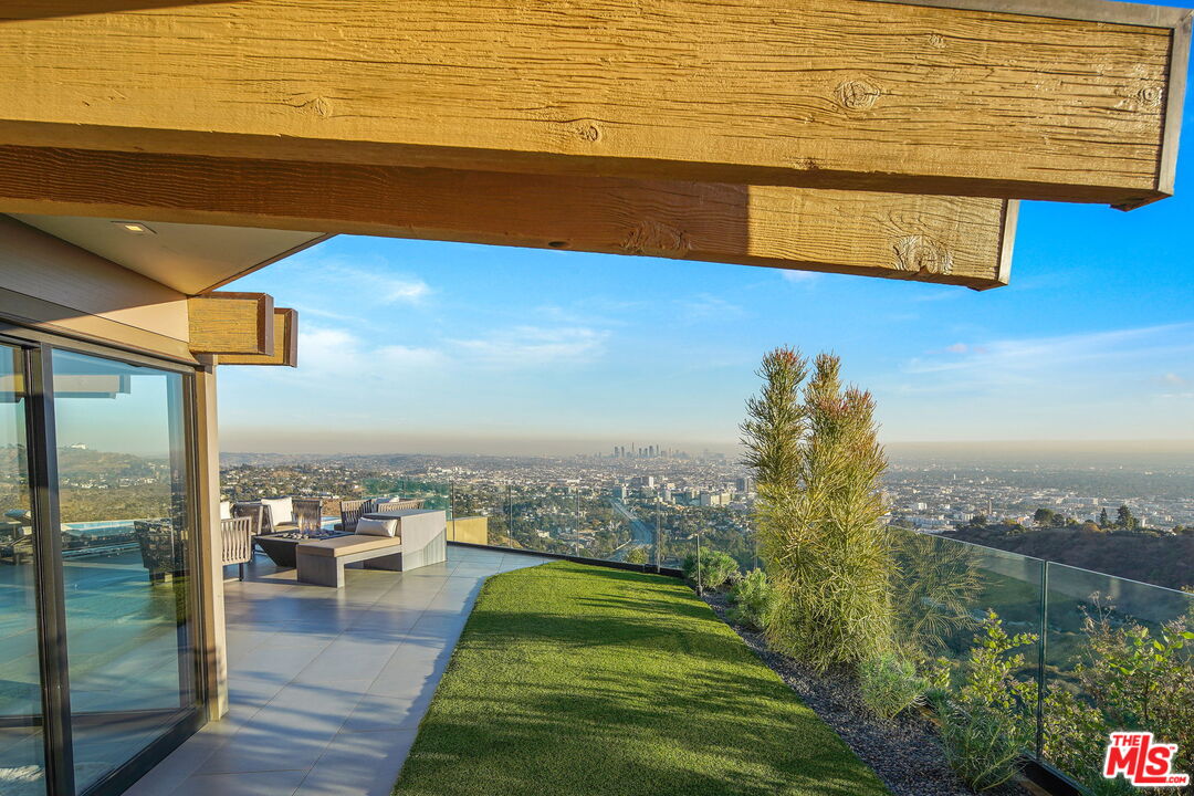 7000 Macapa Drive Los Angeles, CA 90068 - Photo 44 of 54