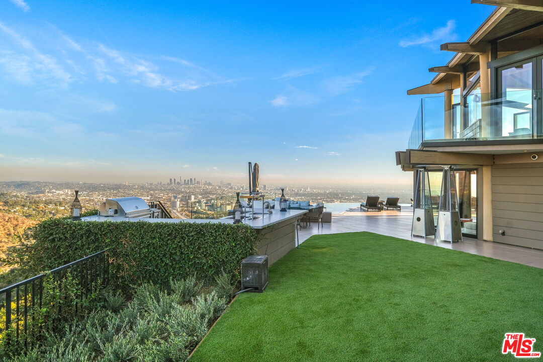 7000 Macapa Drive Los Angeles, CA 90068 - Photo 46 of 54