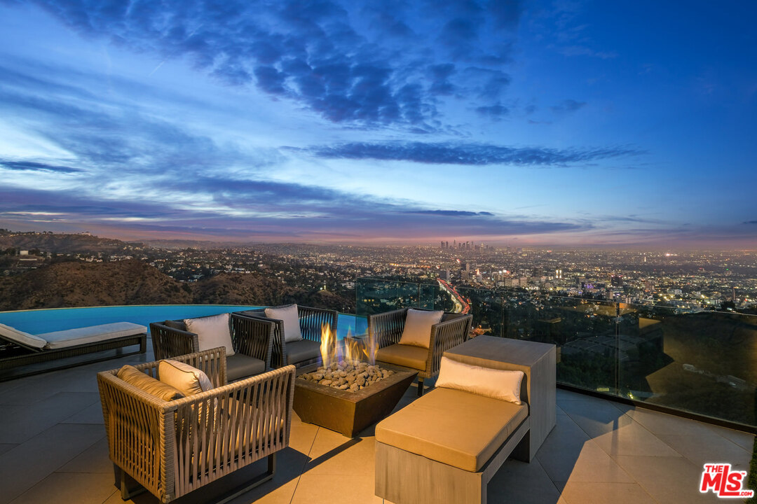 7000 Macapa Drive Los Angeles, CA 90068 - Photo 52 of 54