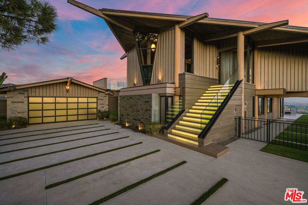 7000 Macapa Drive Los Angeles, CA 90068 - Photo 9 of 54