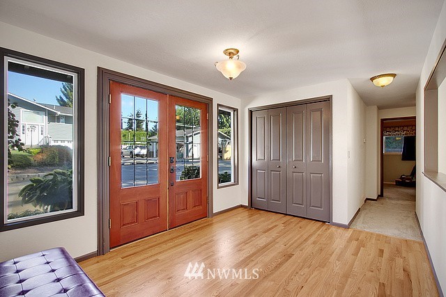 723 Caspers Street Edmonds, WA 98020 - Photo 2 of 21 Gallery Image 2