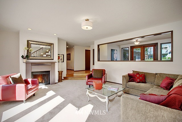 723 Caspers Street Edmonds, WA 98020 - Photo 3 of 21 Gallery Image 3