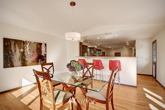 723 Caspers Street Edmonds, WA 98020 - Photo 8 of 21 Gallery Image 8