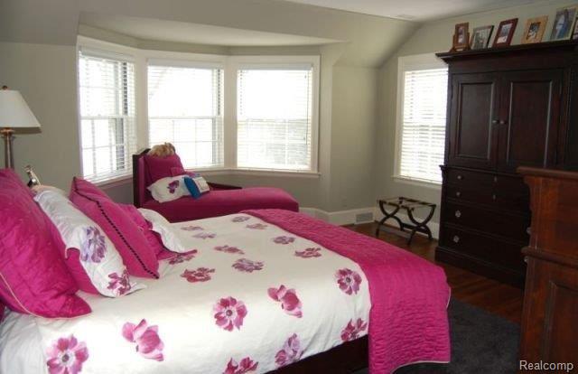 890 Lake Shore Road Grosse Pointe, MI 48236 - Photo 17 of 25 Additional Bedroom