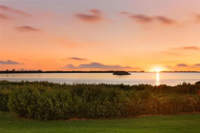 $339,000 | 4761 Independence Drive, Unit 4761, Bradenton, FL 34210