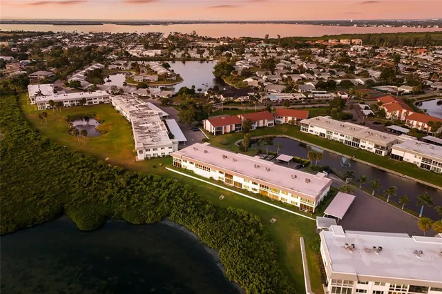 $339,000 | 4761 Independence Drive, Unit 4761, Bradenton, FL 34210