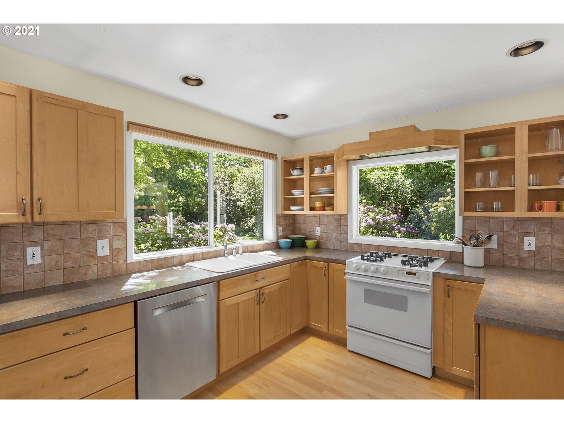 11250 Northwest Rainmont Road Portland, OR 97229 - Photo 12 of 32 Gallery Image 12