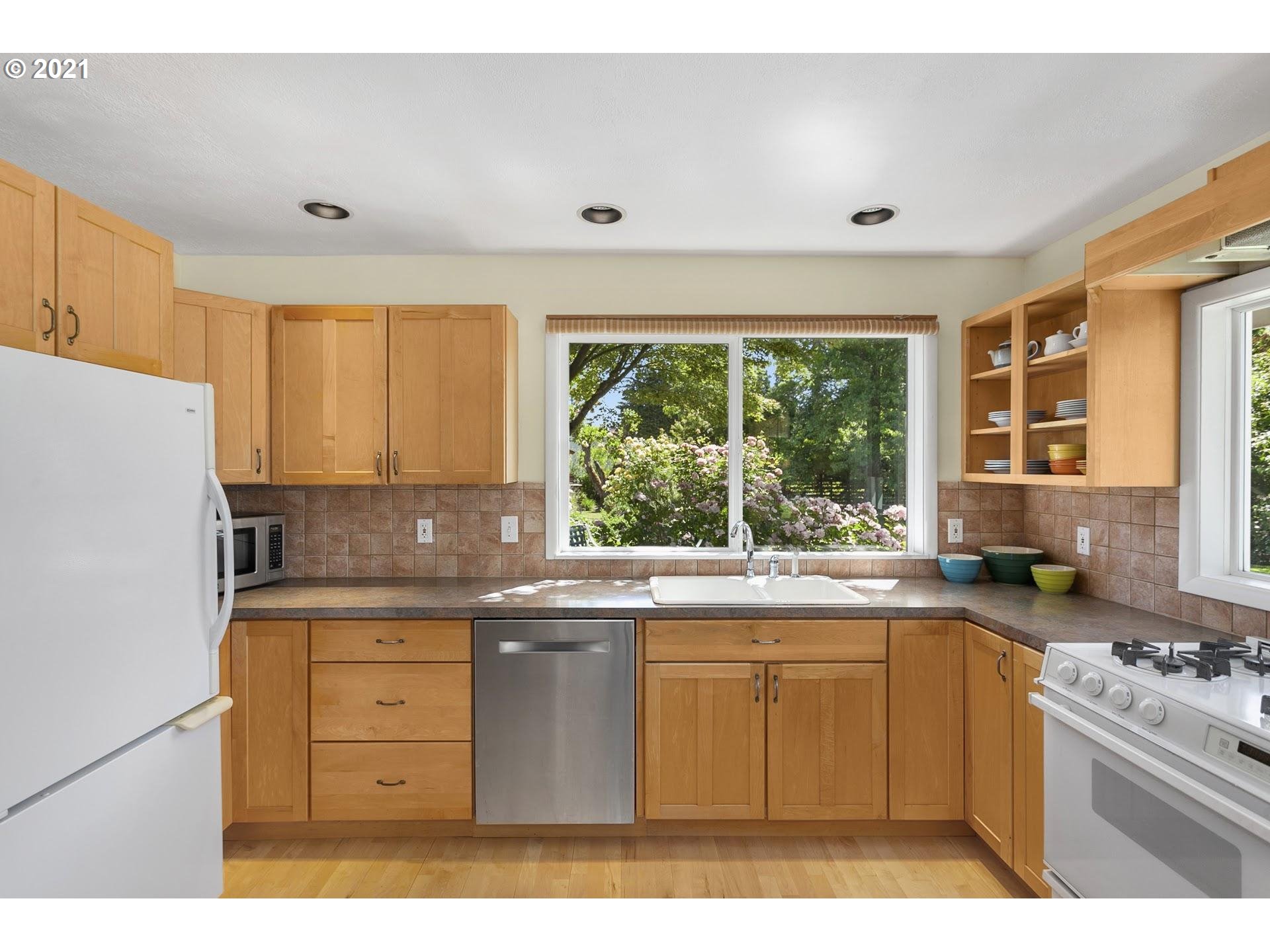 11250 Northwest Rainmont Road Portland, OR 97229 - Photo 13 of 32 Gallery Image 13