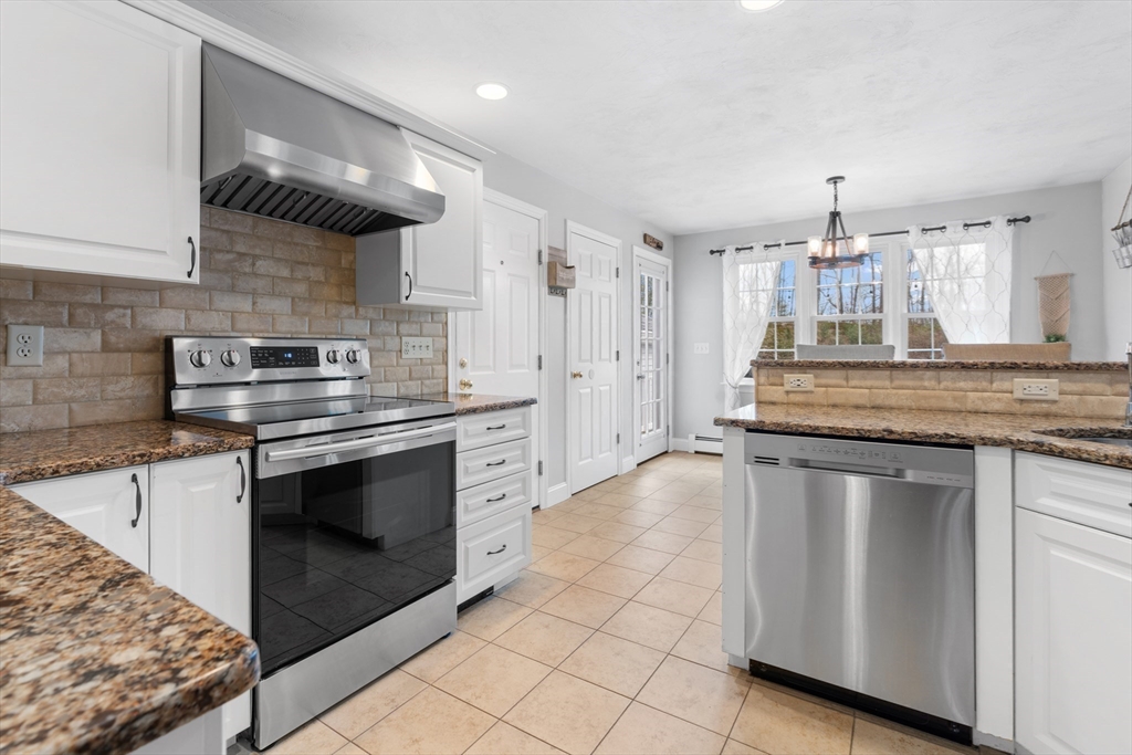 11 Stuart Road Sterling, MA 01564 - Photo 6 of 31 Gallery Image 6