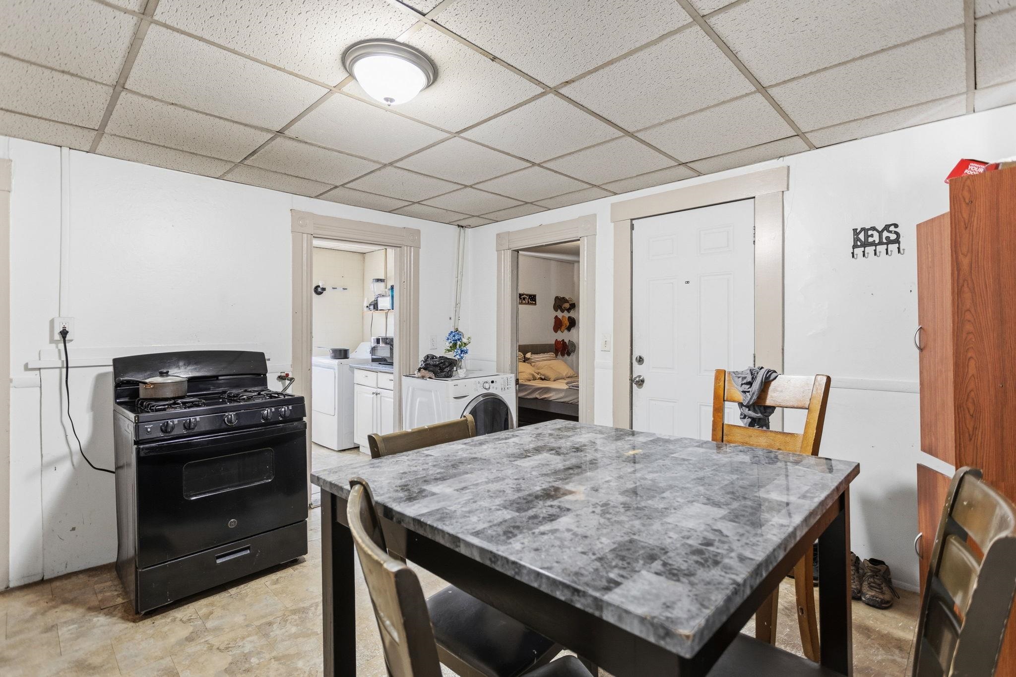 217 Spruce Street Manchester, NH 03103 - Photo 38 of 38