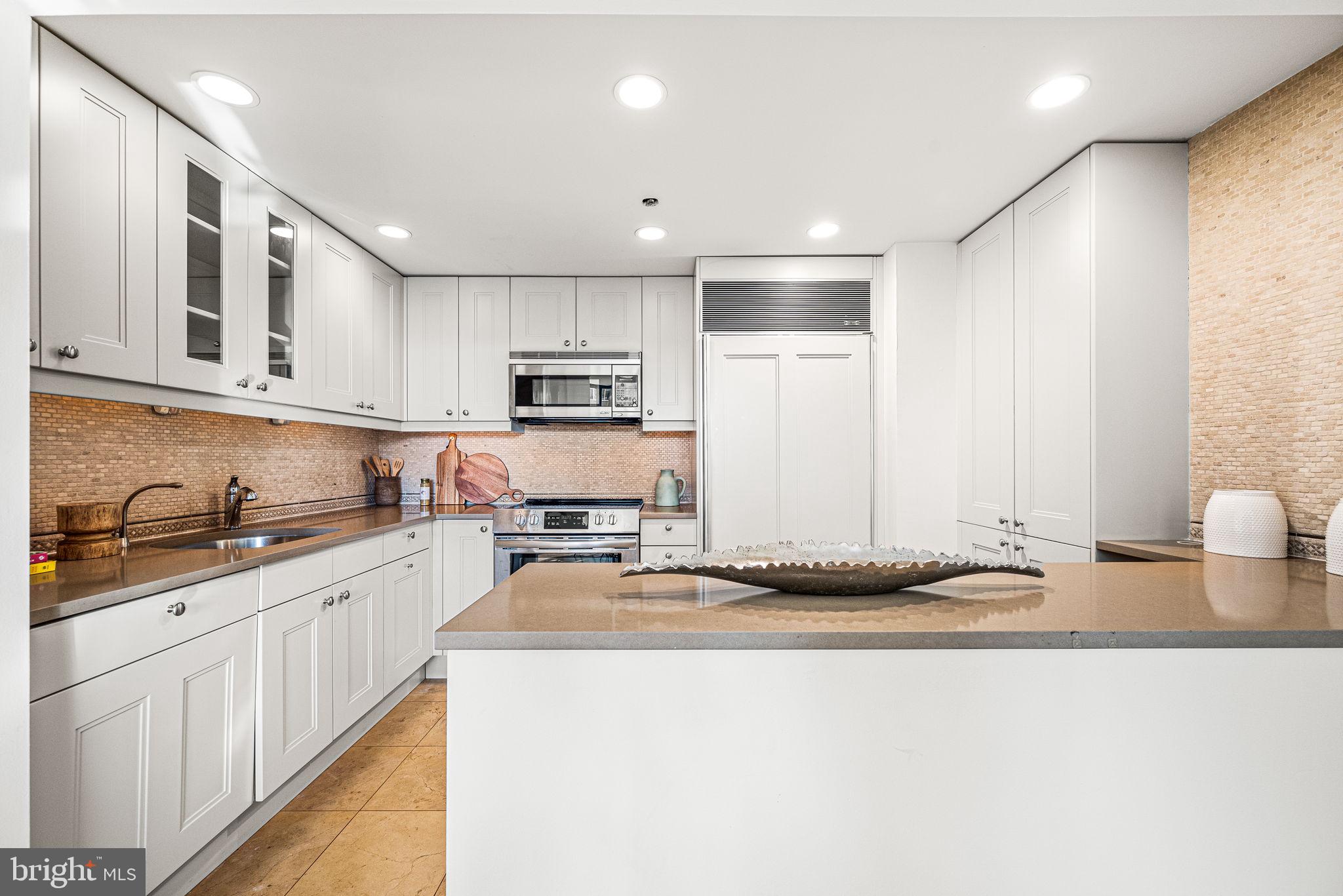 202 West Rittenhouse Square, Unit 1508 Philadelphia, PA 19103 - Photo 10 of 38 Open Kitchen