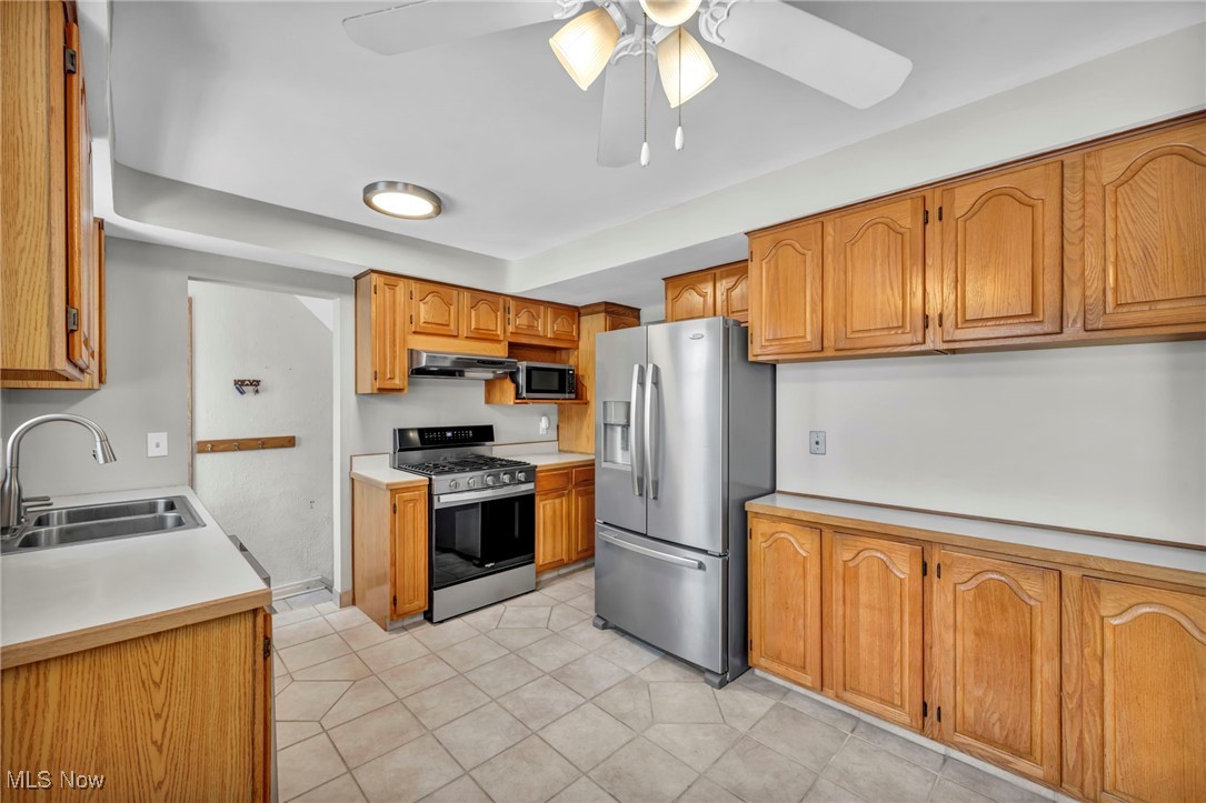 1767 Bellingham Road Cleveland, OH 44124 - Photo 10 of 27 Gallery Image 10